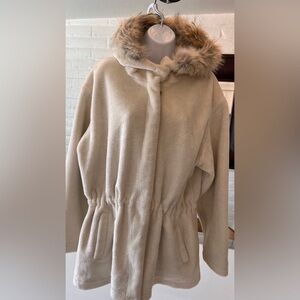🔴Sold🔴Avalanche Women's Cream Hooded Jacket with Faux Fur Trim